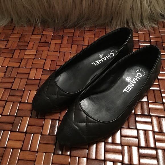 CHANEL Shoes - Chanel Leather CC Logo Cap Toe Flats